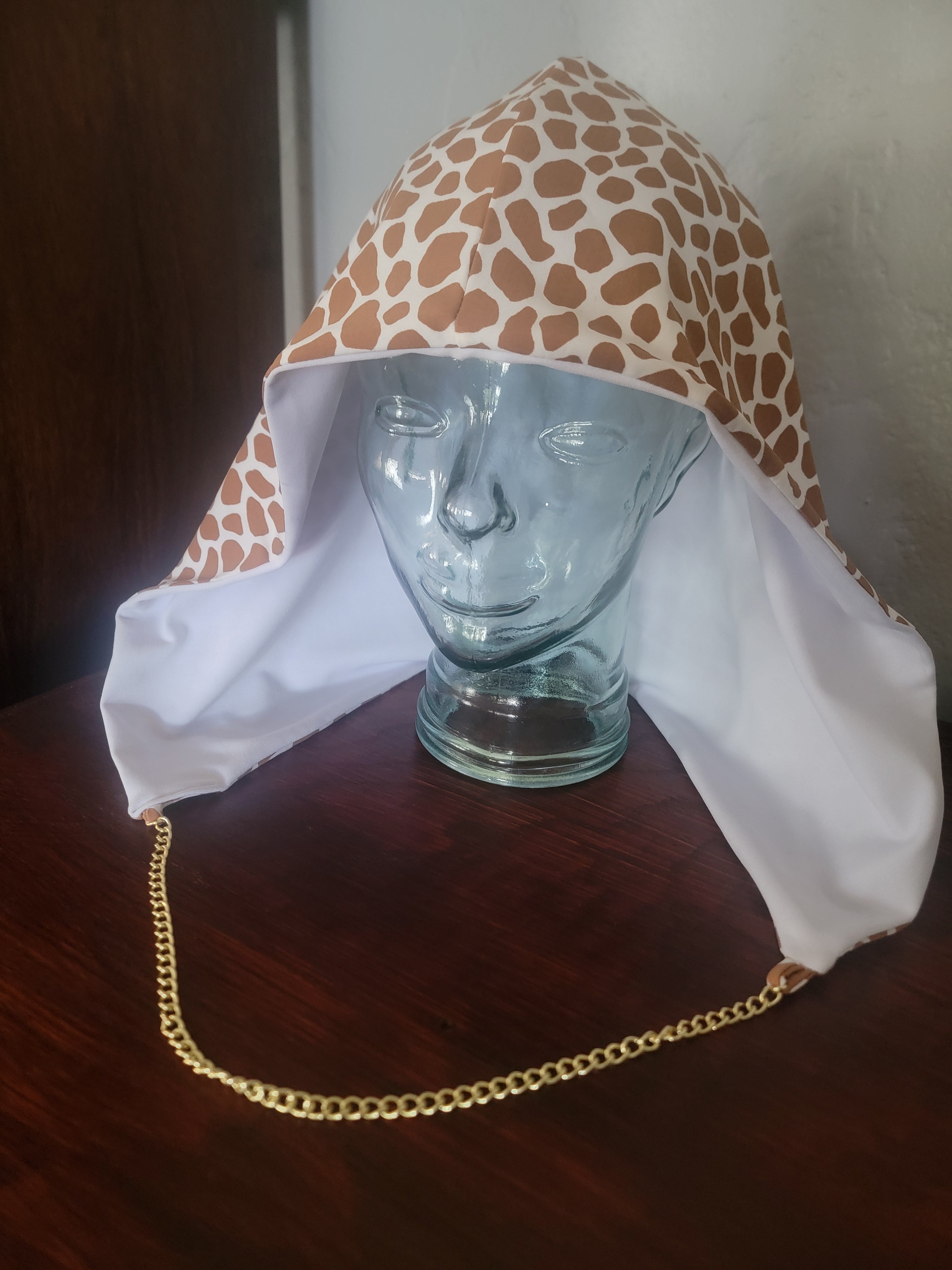 Lightweight Hood - White/Giraffe Print