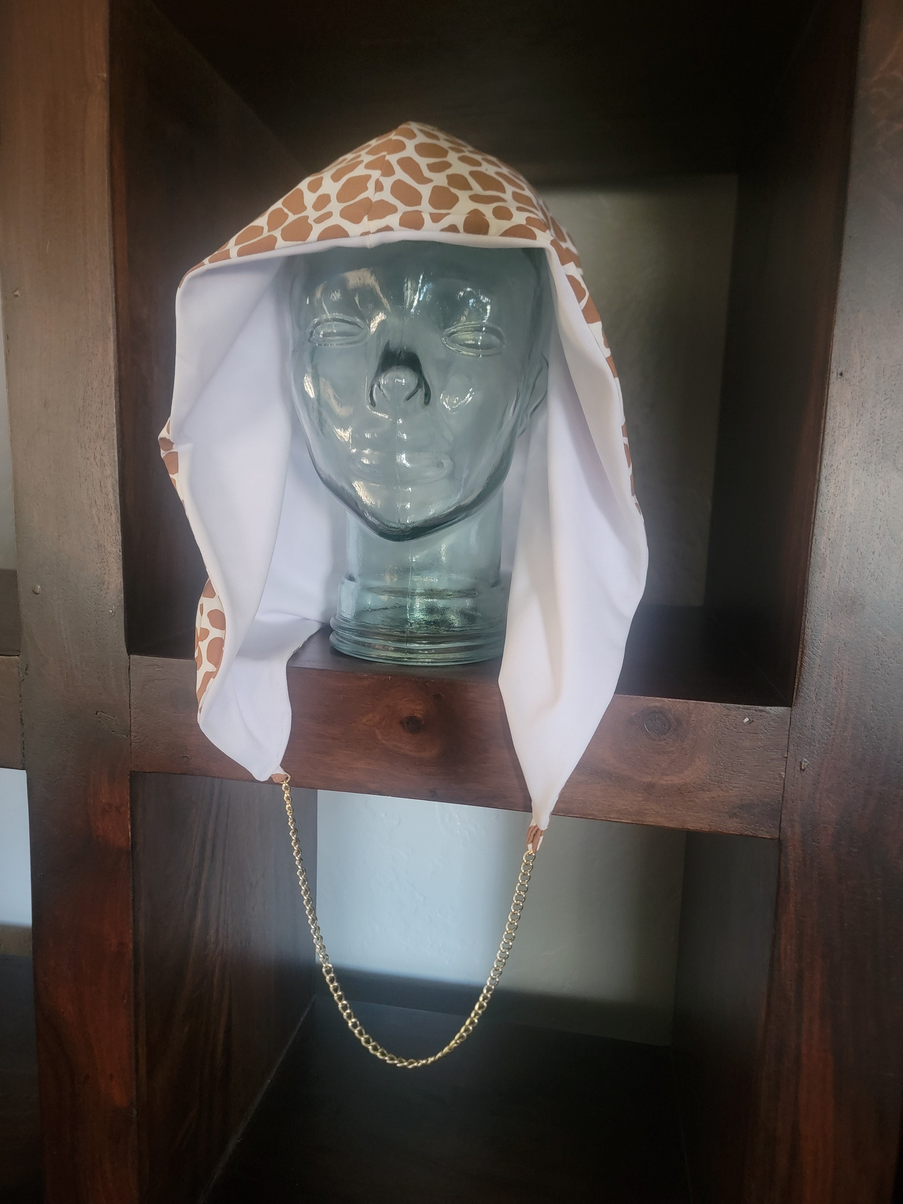 Lightweight Hood - White/Giraffe Print