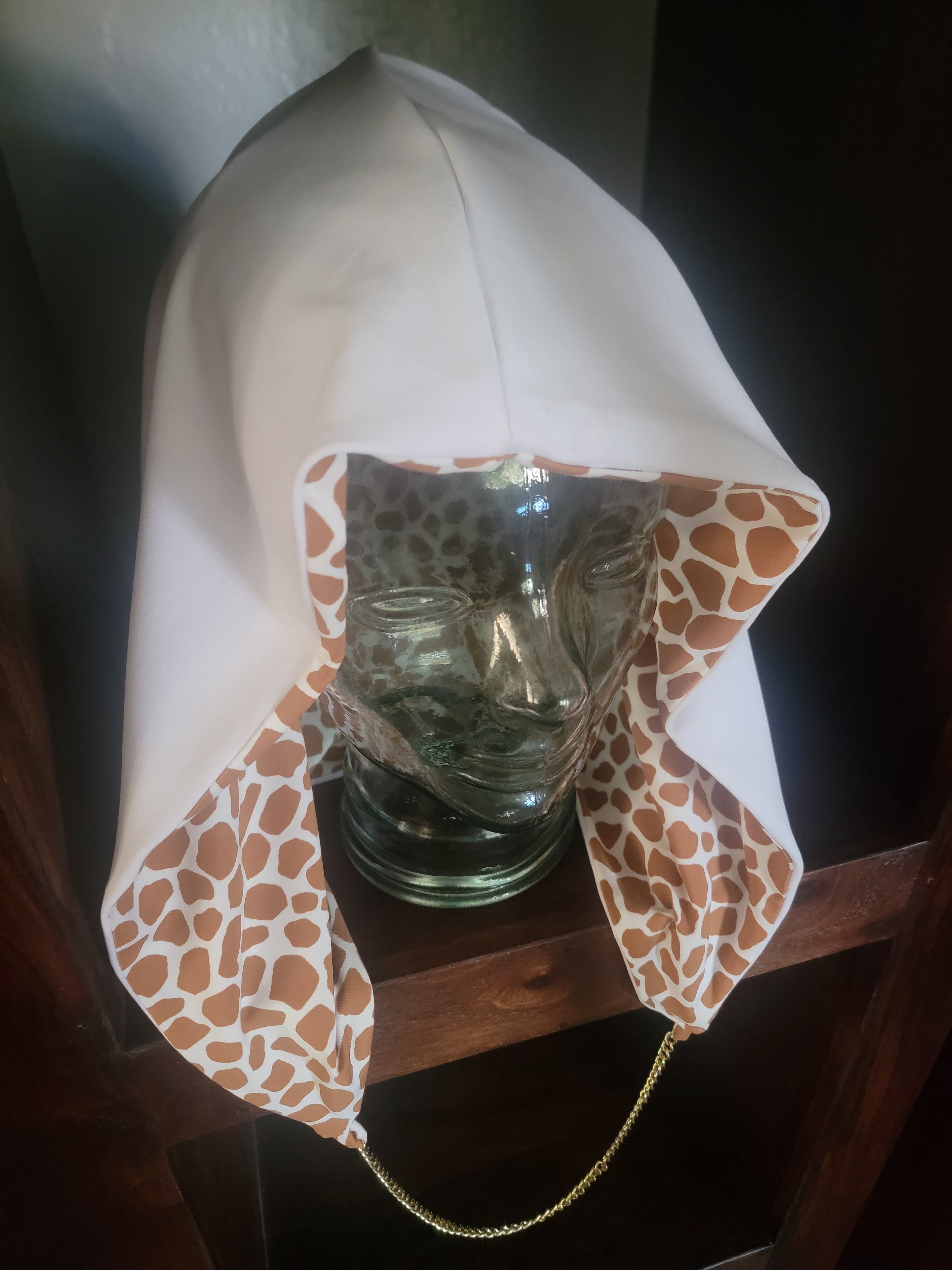 Lightweight Hood - White/Giraffe Print